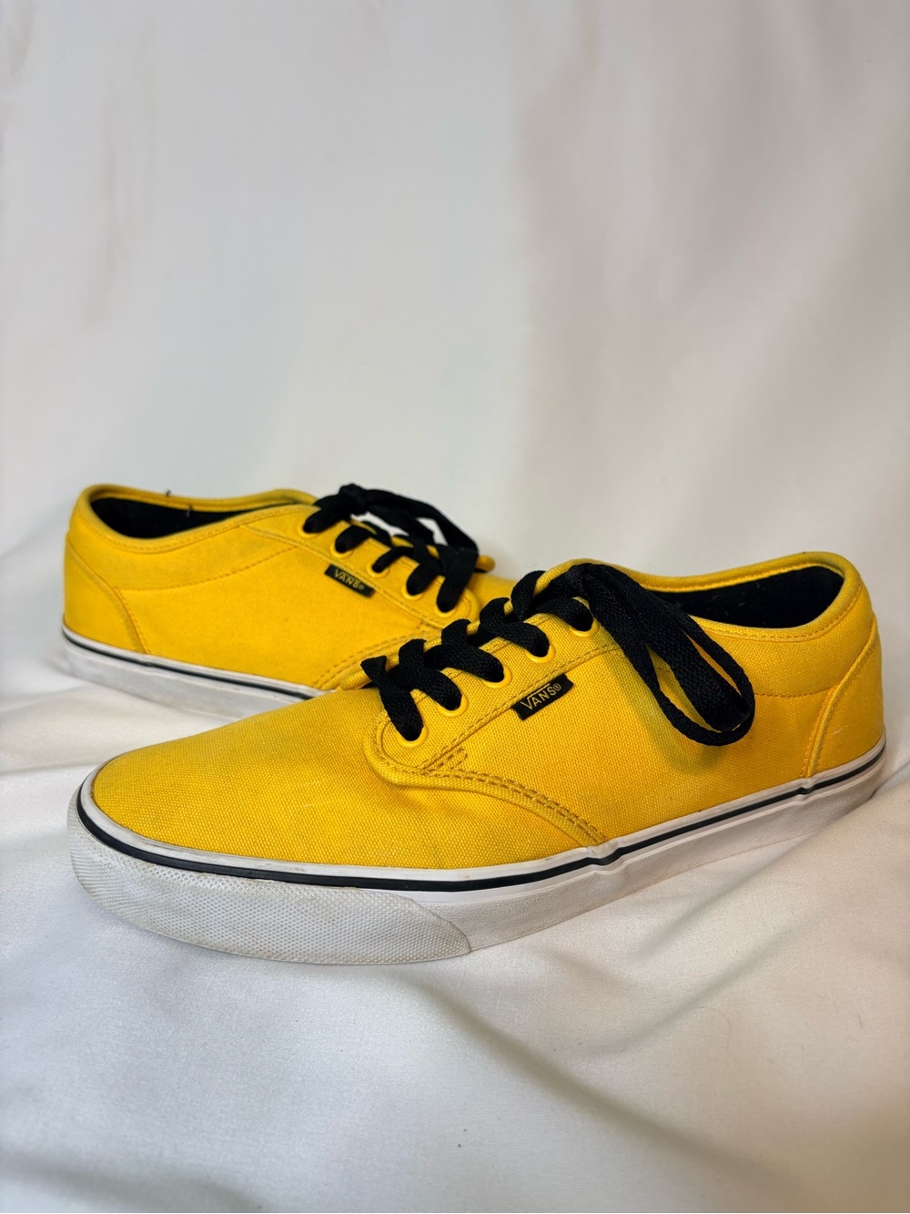 Vans Yellow Canvas Low-Top Sneakers with Black Laces Size 10.5
